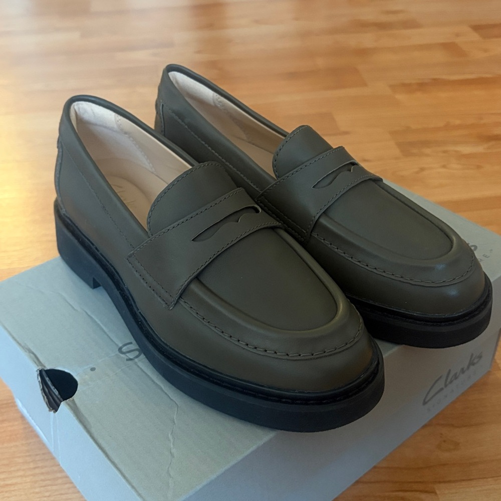 Clarks Splend Edge Penny Loafer in Dark Olive, with Box - Picture 7 of 15